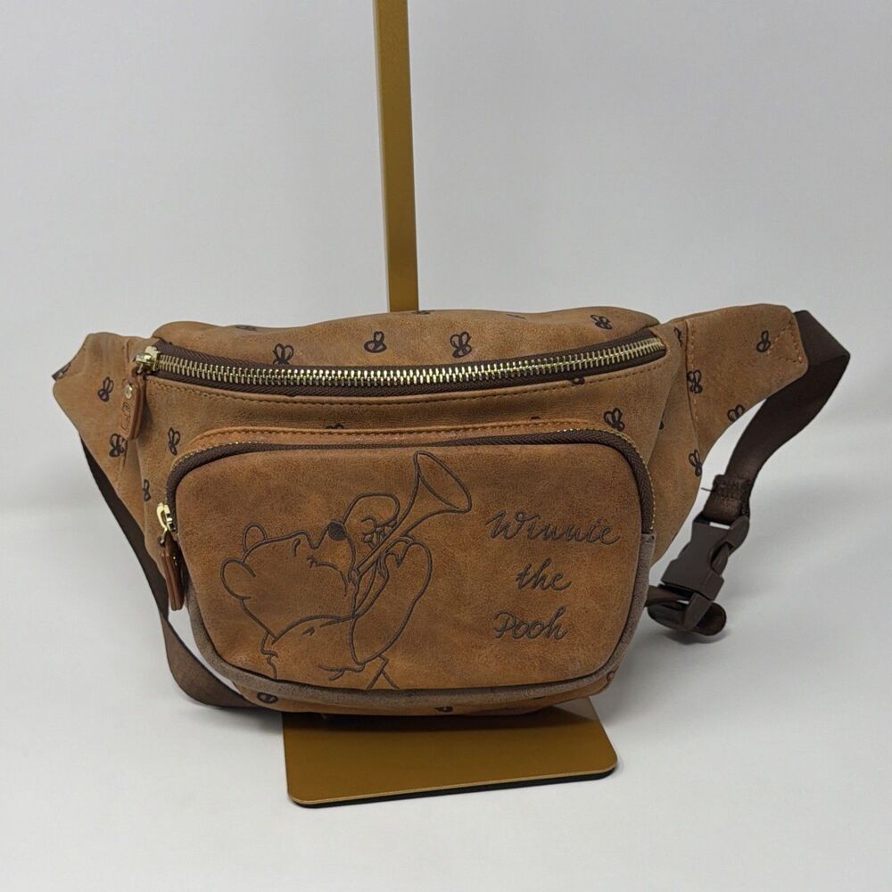 Disney Loungefly Winnie Pooh Bees Belt Bag BoxLunch Exclusive STORE MODEL